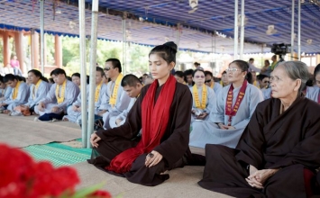 “Mỹ nhân ăn chay đẹp nhất Châu Á” Trương Thị May trải lòng cùng người khuyết tật, khiếm thị đầu năm mới